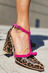 Leontina | Grüne Sandalen mit Leopardenmuster und bunten Akzenten