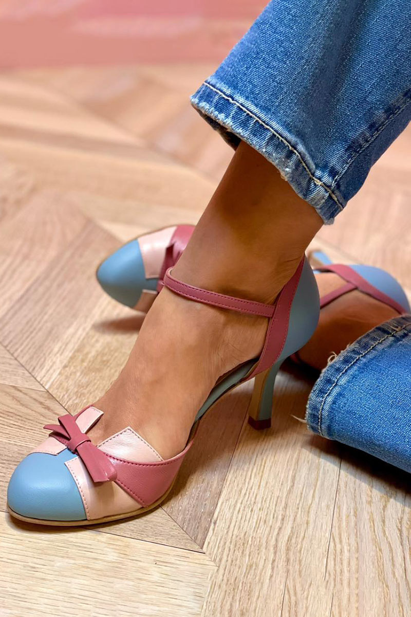 Bellarosa | Bunte Sandalen mit Knoten und Riemen, mit runder Spitze