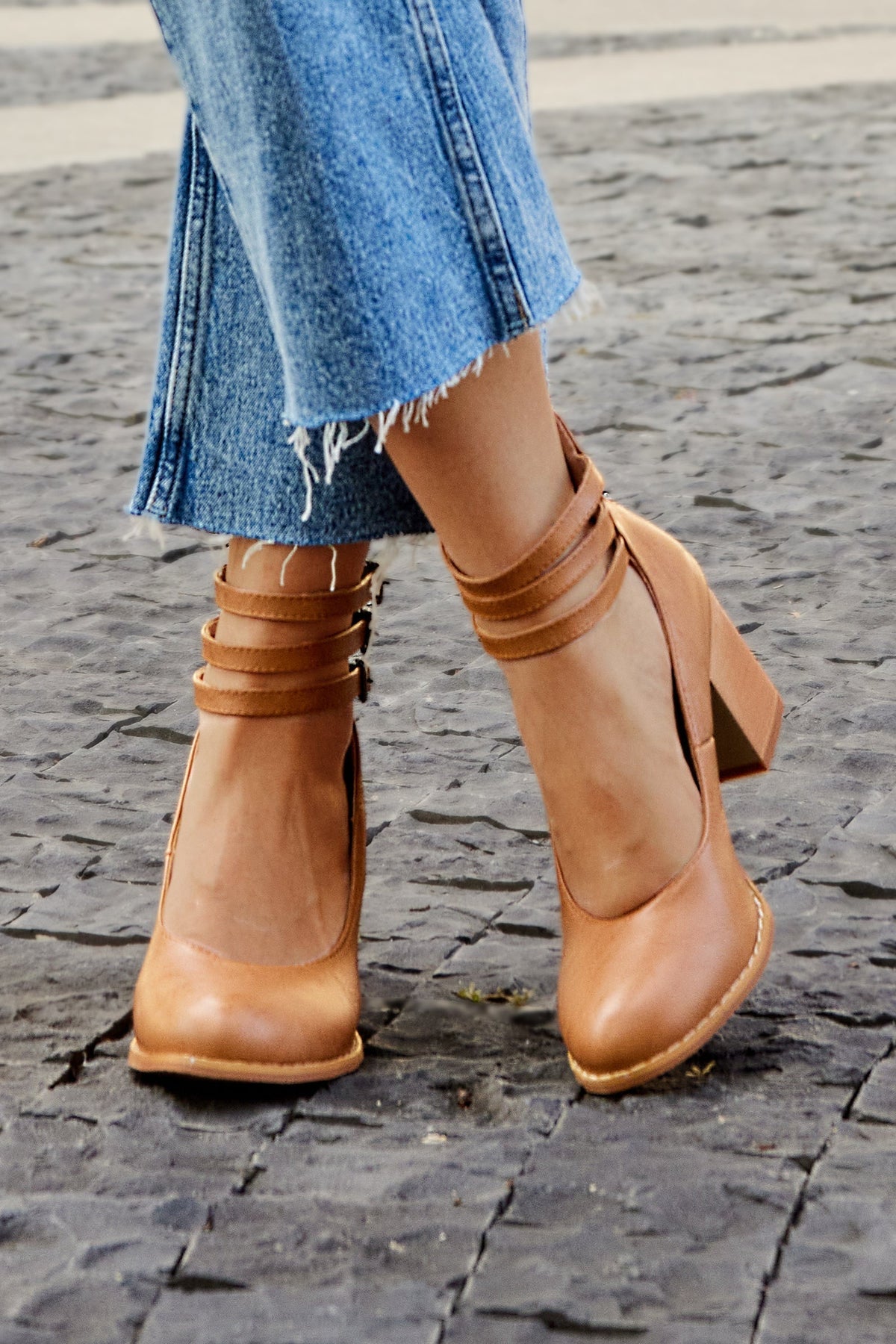 Casilda | Glatte Sandalen mit Riemen und dicker Absatz