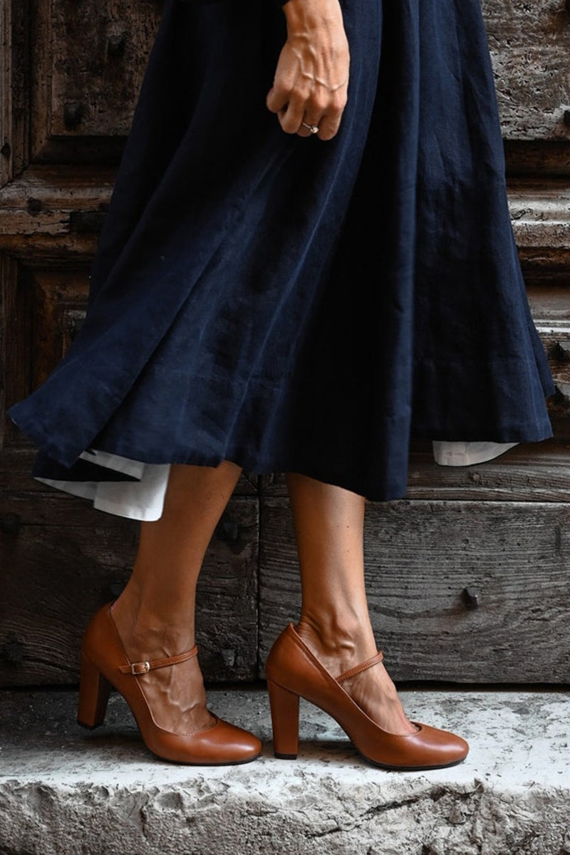 Bravina | Elegante Sandalen mit Riemen und kleinem Absatz